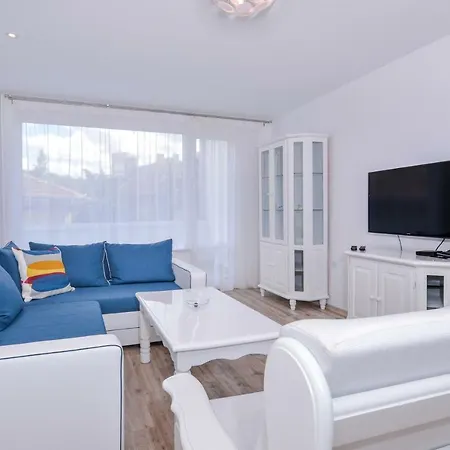 Simplisico - Two Bedroom Stylish In Central Lozenec Area * София